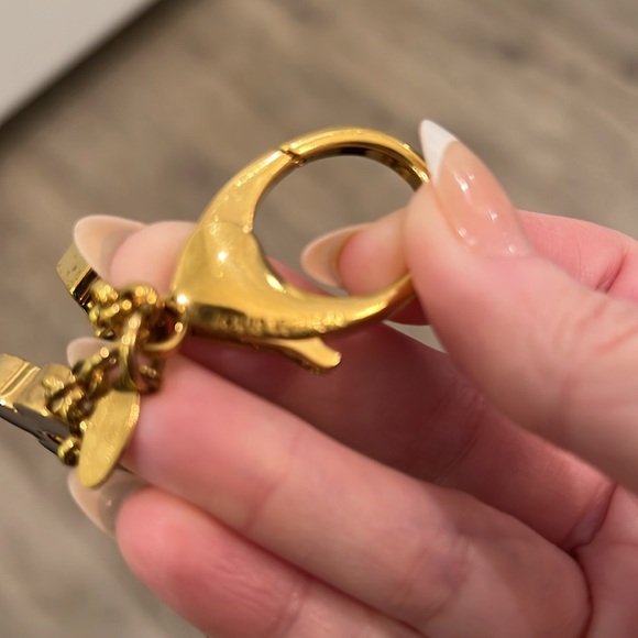 Louis Vuitton LV Fleur de Monogram Bag Charm
Key chain Pristine 🔑 - Picture 6 of 14